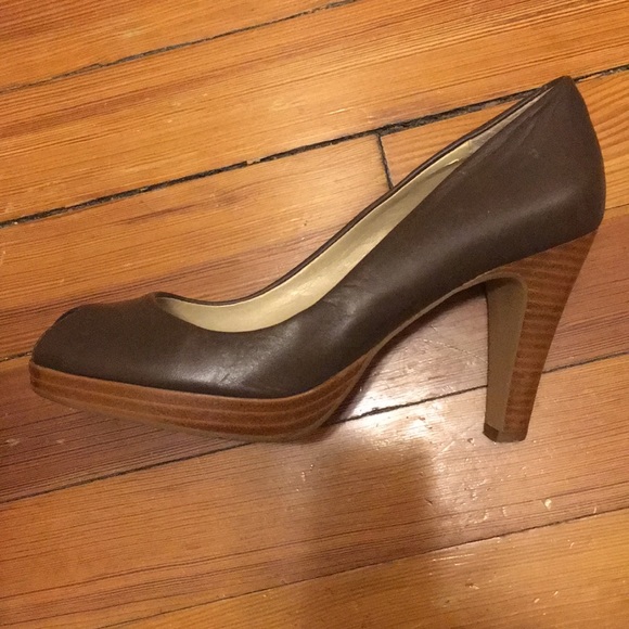 Brown peep toe heels - Picture 2 of 3